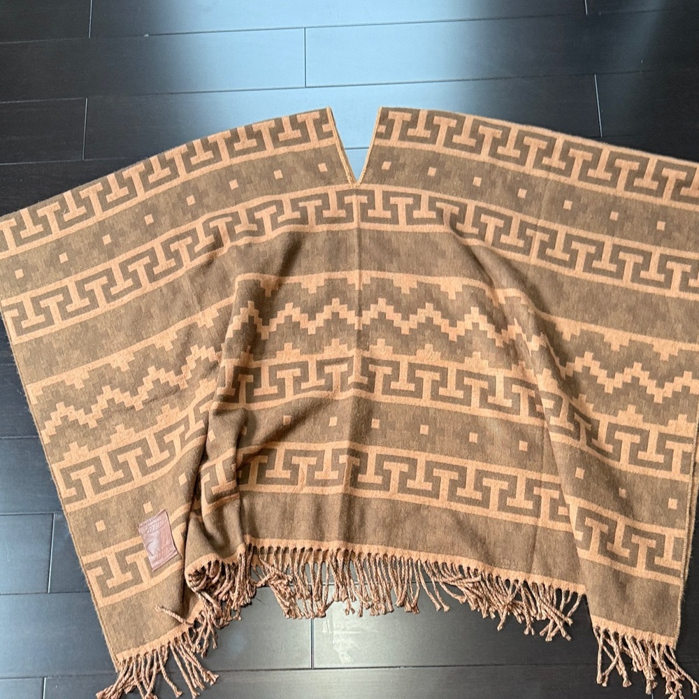 Elegant Brown Men’s Geometric Patterned Poncho!